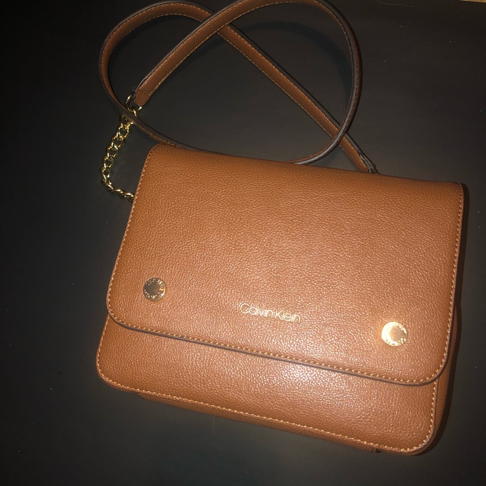 NWOT CALVIN KLEIN Chain Crossbody Bag